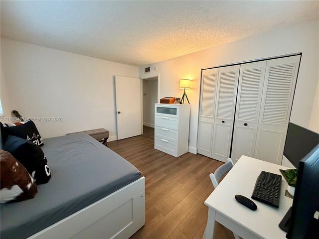 8045 SW 107th Ave 212, Miami, FL 33173