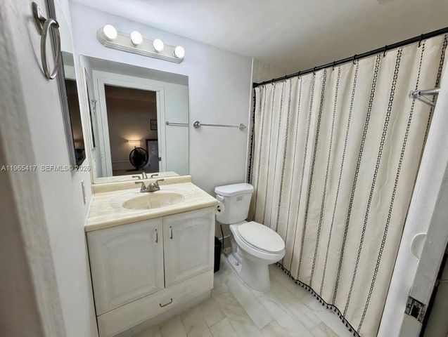 8045 SW 107th Ave 212, Miami, FL 33173