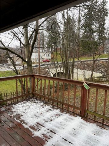 240 Penn Adamsburg Rd, Hempfield Twp, PA 15675