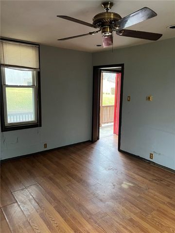 240 Penn Adamsburg Rd, Hempfield Twp, PA 15675