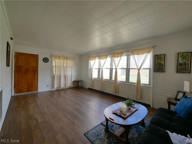 146 Brown Road, Follansbee, WV 26037