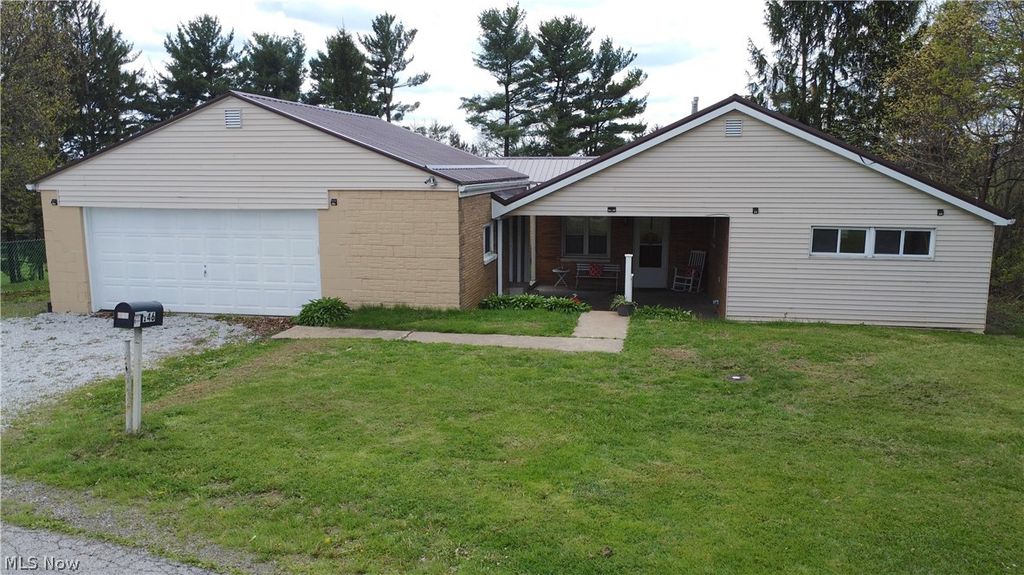146 Brown Road, Follansbee, WV 26037