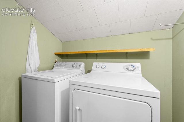27 Dunsmere Avenue, Pueblo, CO 81004