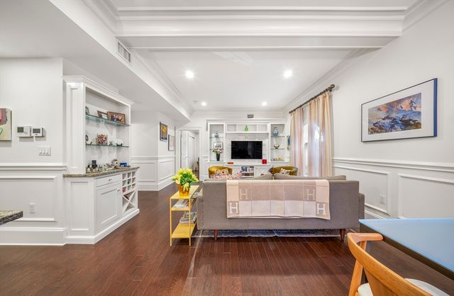 616 E 4th St 301, Boston, MA 02127