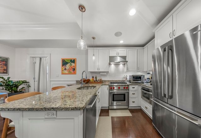 616 E 4th St 301, Boston, MA 02127