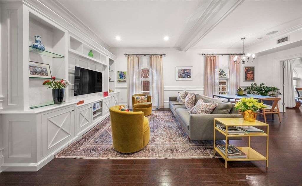 616 E 4th St 301, Boston, MA 02127