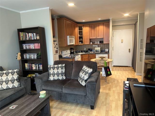 310 Riverside Boulevard 1G, Long Beach, NY 11561