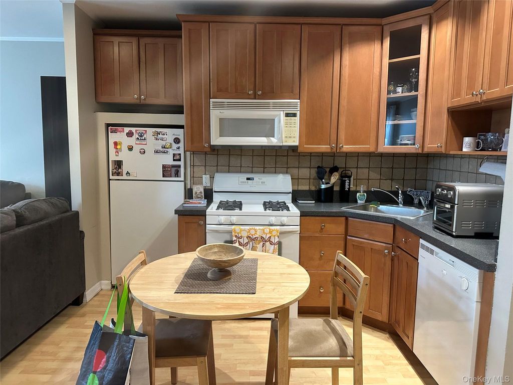 310 Riverside Boulevard 1G, Long Beach, NY 11561