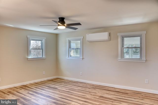 207 N PROSPECT HILL DR, Schaefferstown, PA 17088