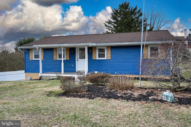 207 N PROSPECT HILL DR, Schaefferstown, PA 17088