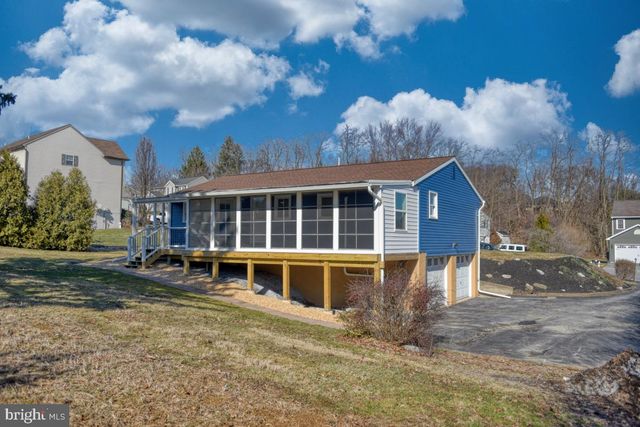 207 N PROSPECT HILL DR, Schaefferstown, PA 17088