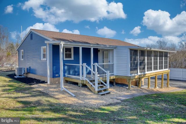 207 N PROSPECT HILL DR, Schaefferstown, PA 17088