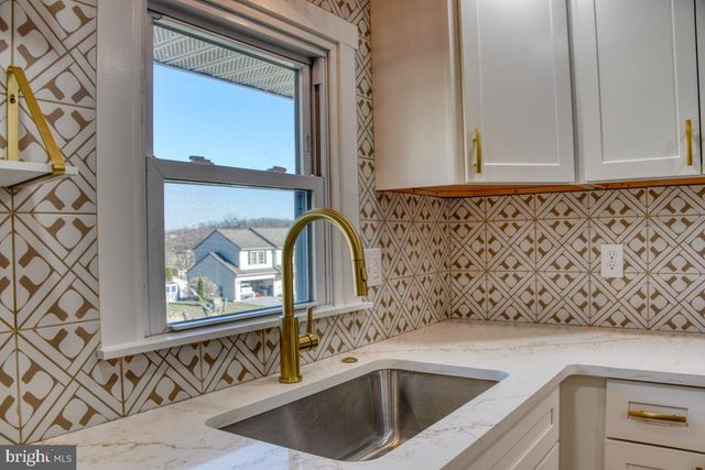 207 N PROSPECT HILL DR, Schaefferstown, PA 17088