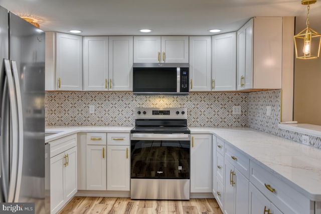 207 N PROSPECT HILL DR, Schaefferstown, PA 17088