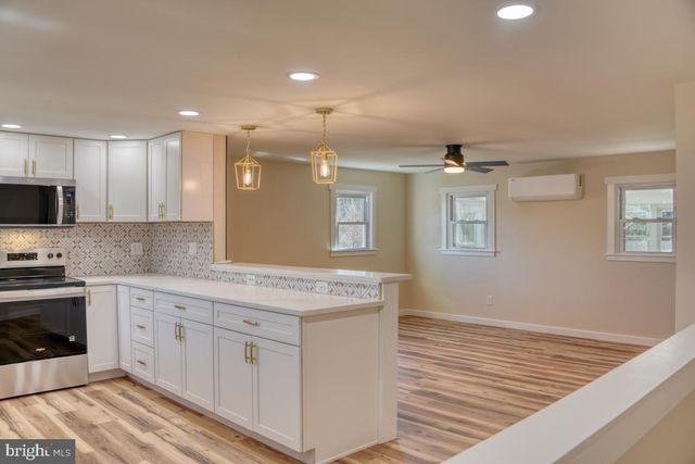 207 N PROSPECT HILL DR, Schaefferstown, PA 17088