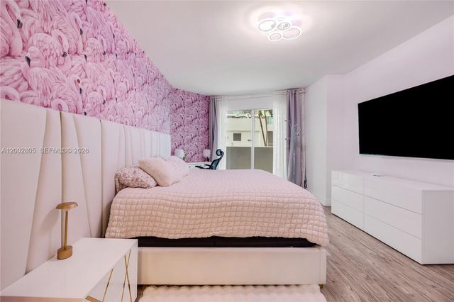 60 SW 13t St 1124, Miami, FL 33130