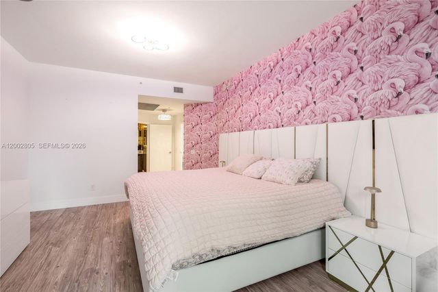 60 SW 13t St 1124, Miami, FL 33130