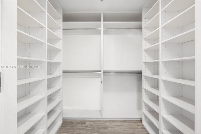 60 SW 13t St 1124, Miami, FL 33130