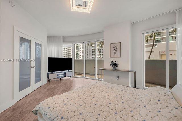 60 SW 13t St 1124, Miami, FL 33130