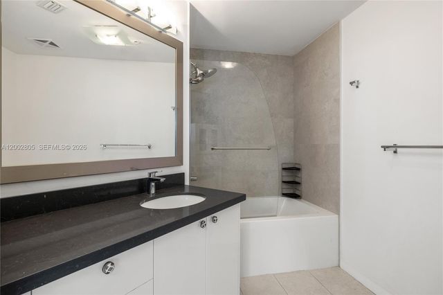 60 SW 13t St 1124, Miami, FL 33130