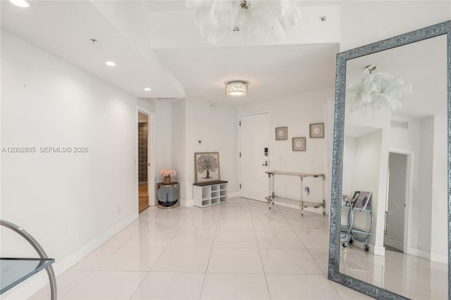 60 SW 13t St 1124, Miami, FL 33130