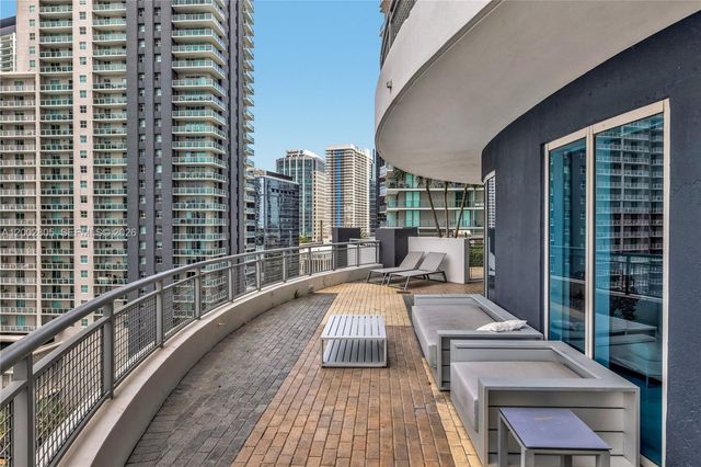 60 SW 13t St 1124, Miami, FL 33130