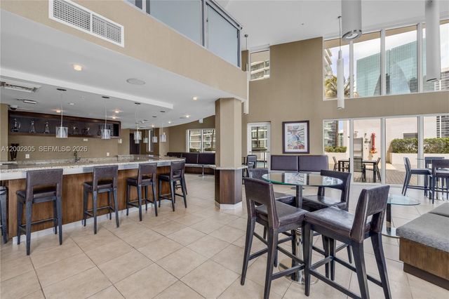 60 SW 13t St 1124, Miami, FL 33130