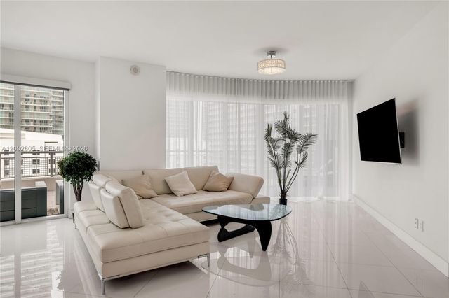 60 SW 13t St 1124, Miami, FL 33130