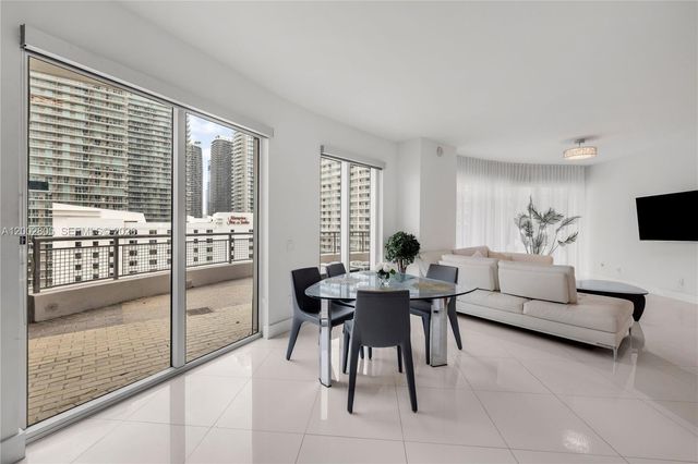 60 SW 13t St 1124, Miami, FL 33130