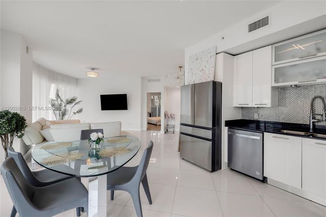 60 SW 13t St 1124, Miami, FL 33130