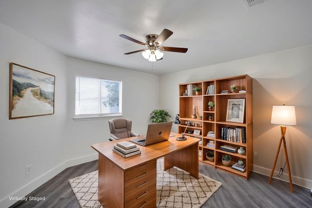 2306 Balvanera Plaza, Dallas, TX 75211