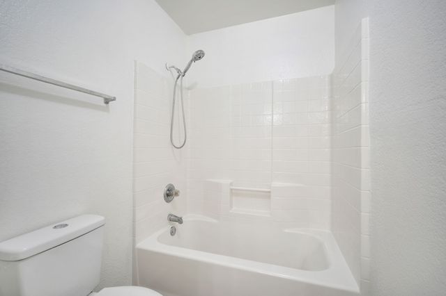 2306 Balvanera Plaza, Dallas, TX 75211