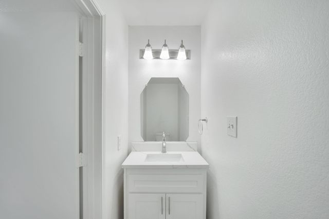 2306 Balvanera Plaza, Dallas, TX 75211