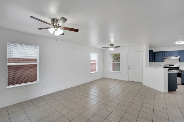 2306 Balvanera Plaza, Dallas, TX 75211