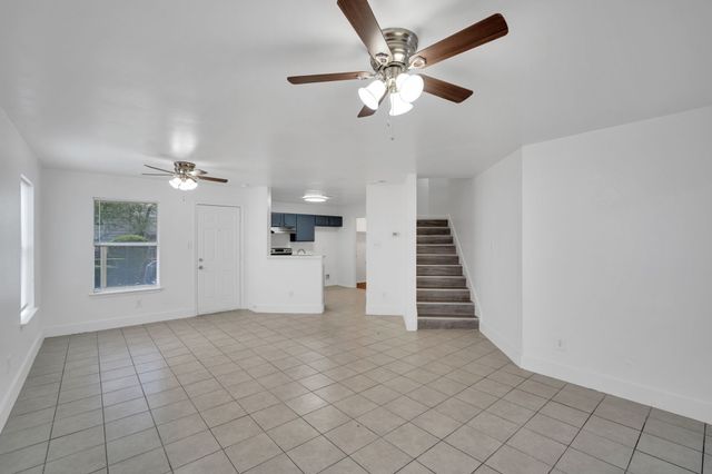 2306 Balvanera Plaza, Dallas, TX 75211