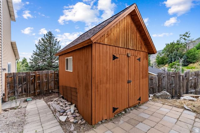 727 S 400 E, Farmington, UT 84025