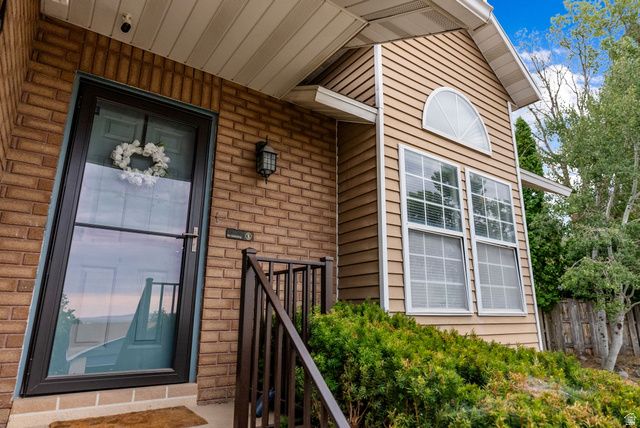 727 S 400 E, Farmington, UT 84025