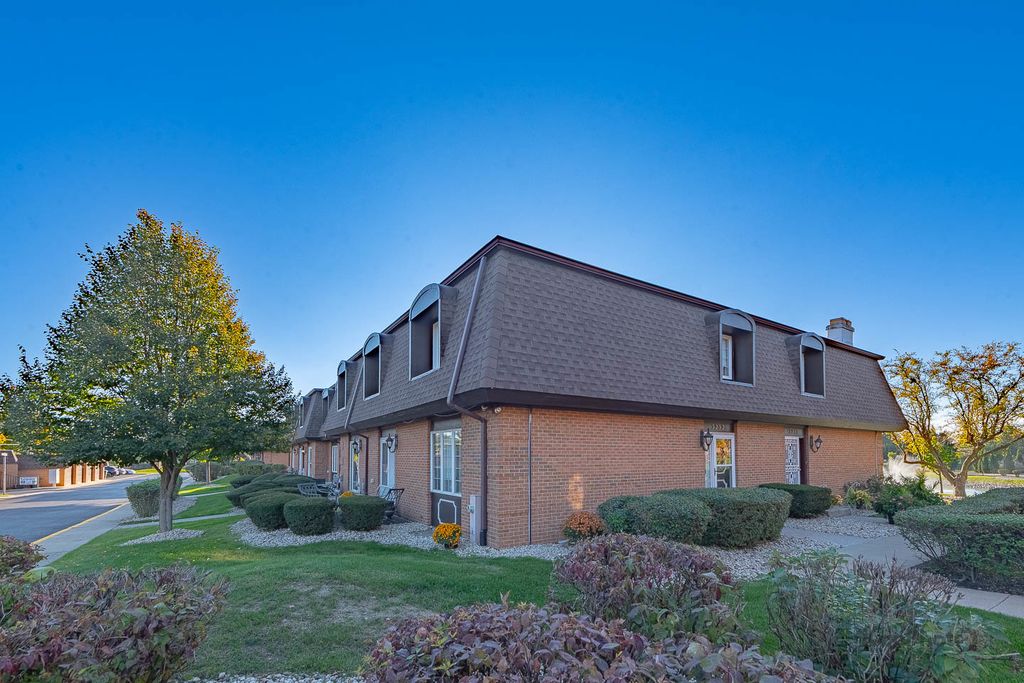 3232 Chestnut Drive, Flossmoor, IL 60422