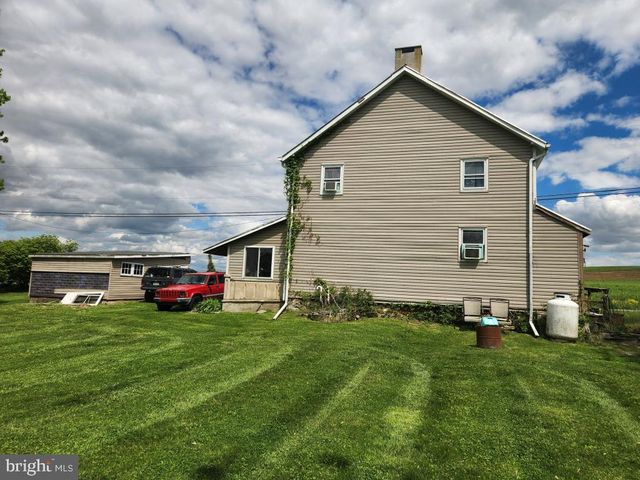 206 WOLFROCK RD, Paradise, PA 17562