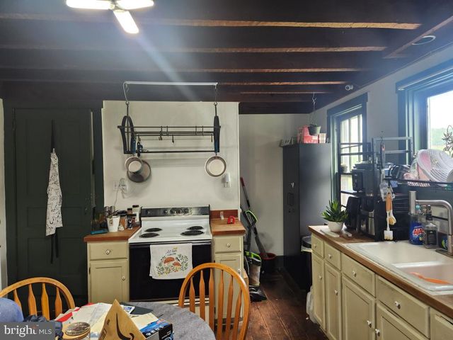 206 WOLFROCK RD, Paradise, PA 17562