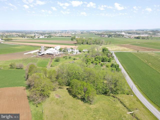 206 WOLFROCK RD, Paradise, PA 17562