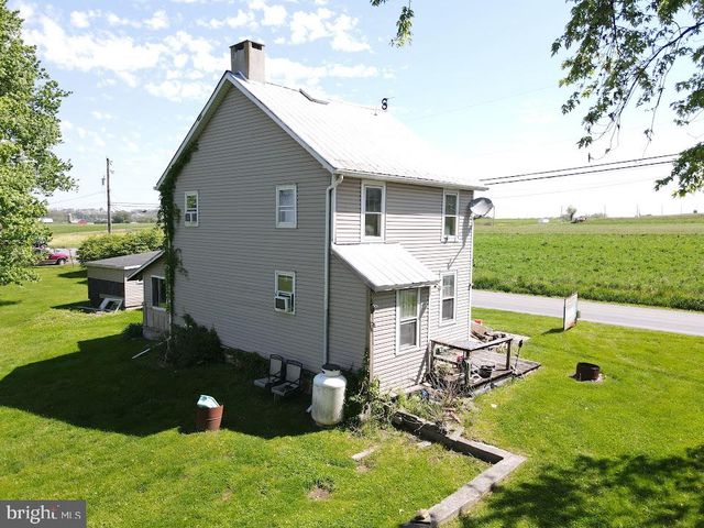 206 WOLFROCK RD, Paradise, PA 17562