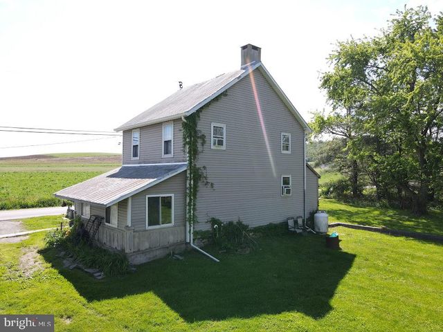 206 WOLFROCK RD, Paradise, PA 17562