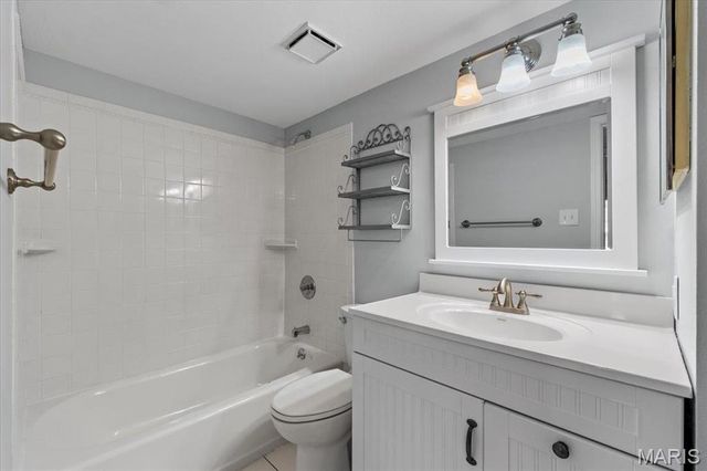 1436 Peacock Lane, St Louis, MO 63144