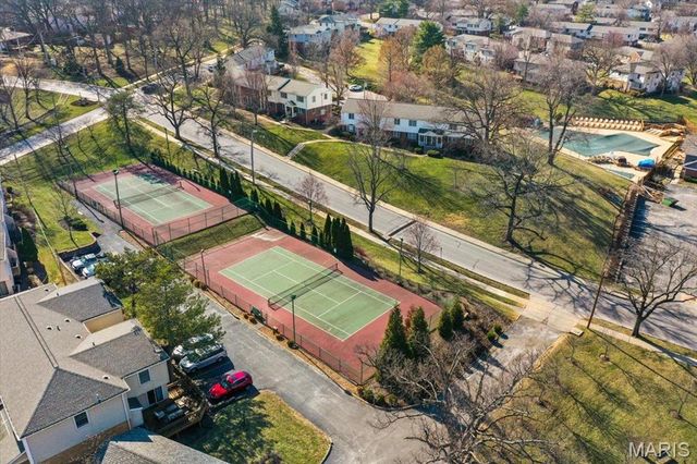 1436 Peacock Lane, St Louis, MO 63144