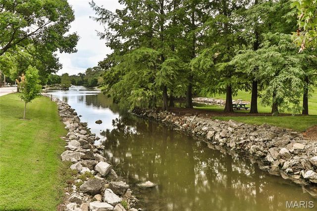 1436 Peacock Lane, St Louis, MO 63144