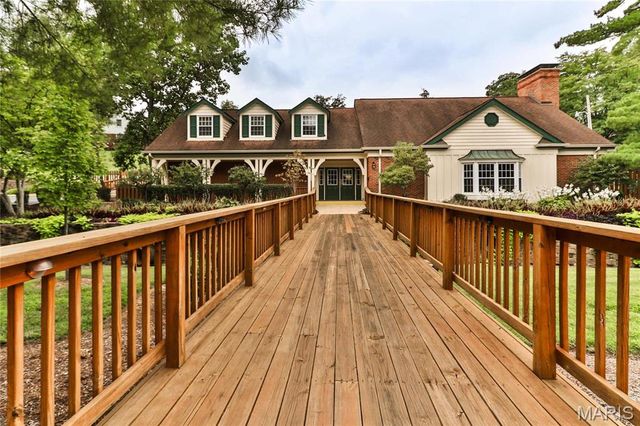 1436 Peacock Lane, St Louis, MO 63144