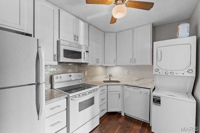 1436 Peacock Lane, St Louis, MO 63144