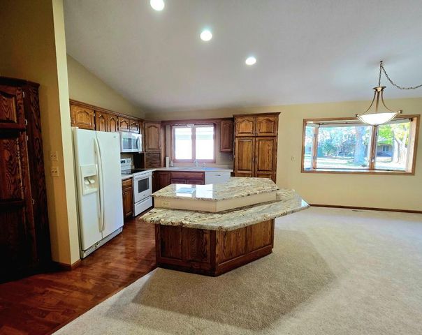 642 Jenisa Drive, Saint Cloud, MN 56301