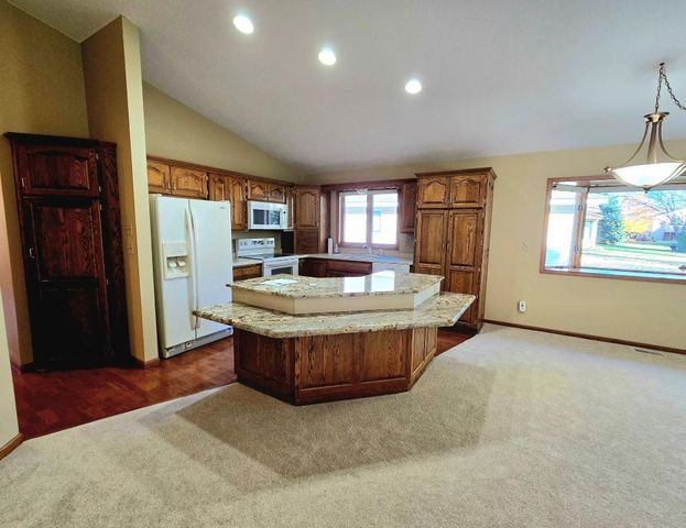 642 Jenisa Drive, Saint Cloud, MN 56301